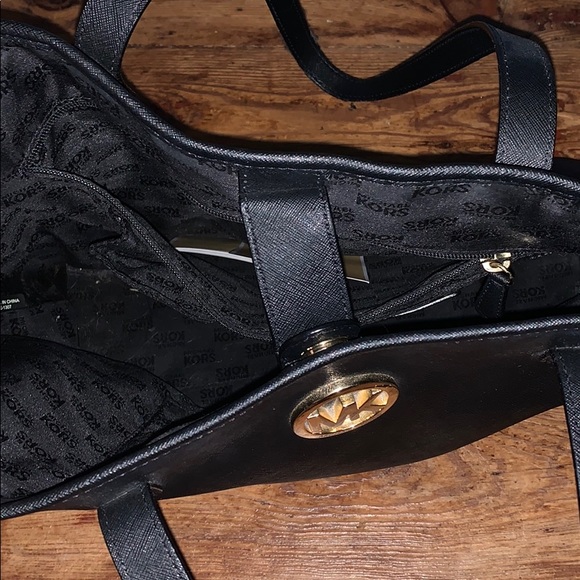 Michael Kors Oversized Large Black Tote - Picture 12 of 16